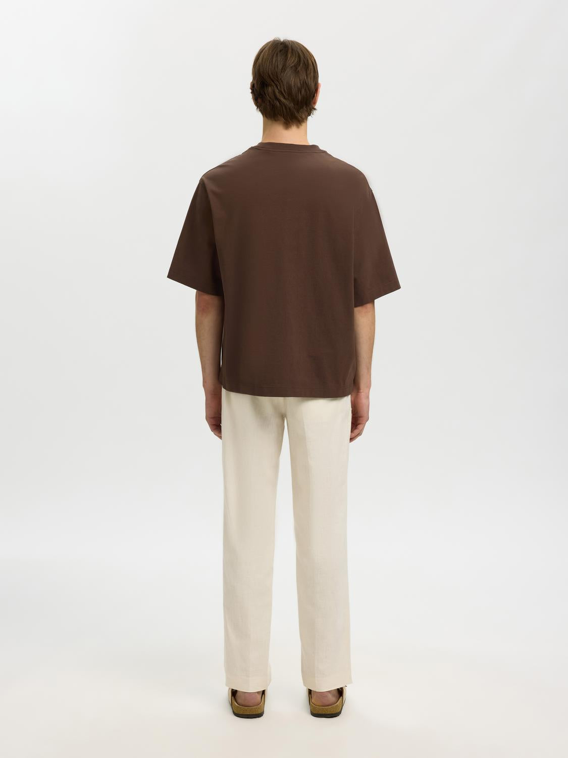 model_shot-back